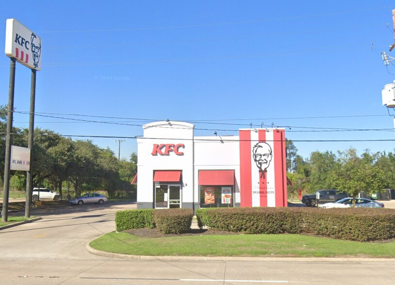8090 College St, Beaumont, TX à louer - Photo du bâtiment - Image 3 de 4