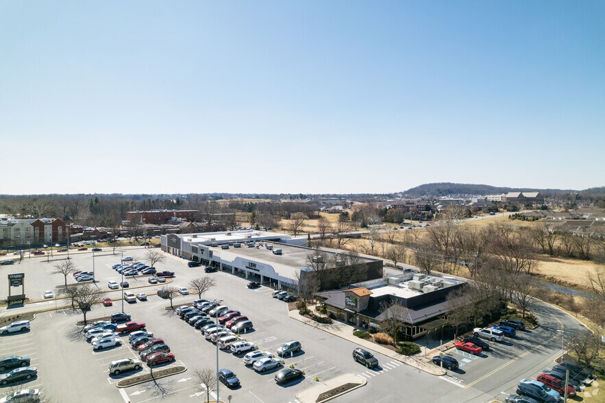 910 Plaza Blvd, Lancaster, PA for sale - Aerial - Image 3 of 5