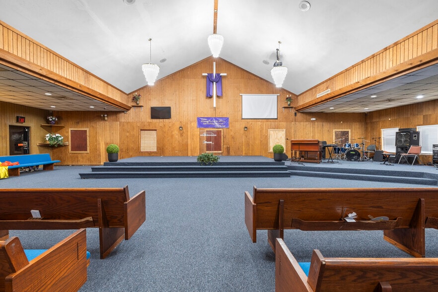 10511 Main St, Thonotosassa, FL for sale - Interior Photo - Image 3 of 34