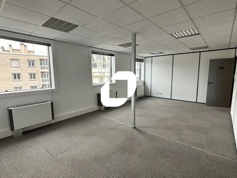Office in Villeurbanne for lease Building Photo- Image 1 of 24