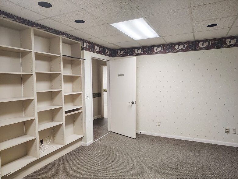 1801 SE Hillmoor Dr, Port Saint Lucie, FL for lease - Building Photo - Image 3 of 72