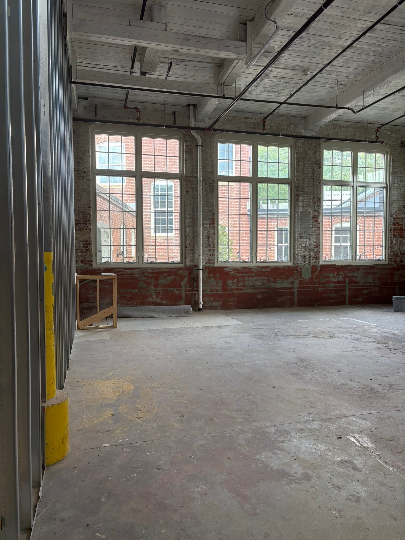 20 Canal St, Franklin, NH for lease Interior Photo- Image 1 of 6