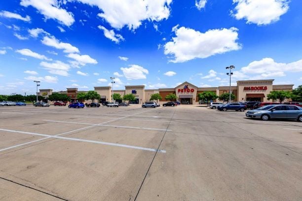 421 Sherry Ln, Fort Worth, TX for sale - Building Photo - Image 2 of 17