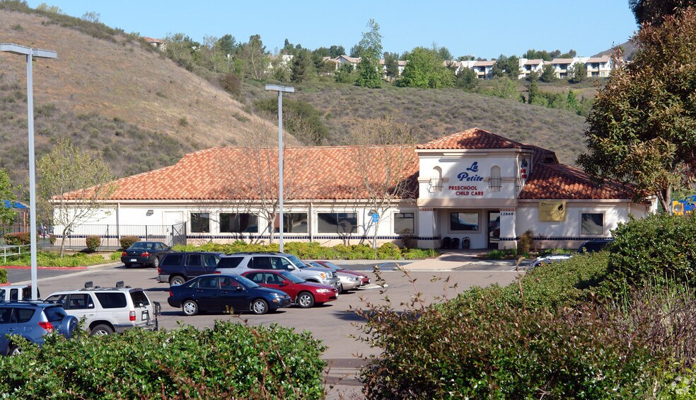 12608-12668 Sabre Springs Pky, San Diego, CA à louer - Photo du bâtiment - Image 3 de 9