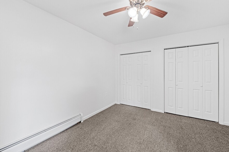 188 Avenue B, Bayonne, NJ for sale - Interior Photo - Image 3 of 8