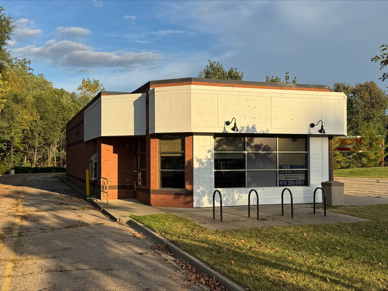 2350 Cedar St, Holt, MI for lease - Building Photo - Image 1 of 3