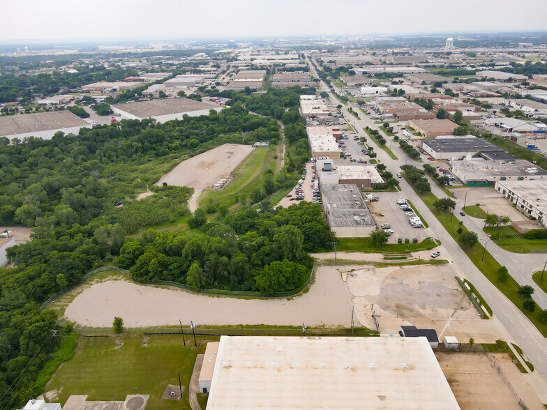 820 N Great Southwest Pky, Arlington, TX à vendre - Photo du bâtiment - Image 3 de 7