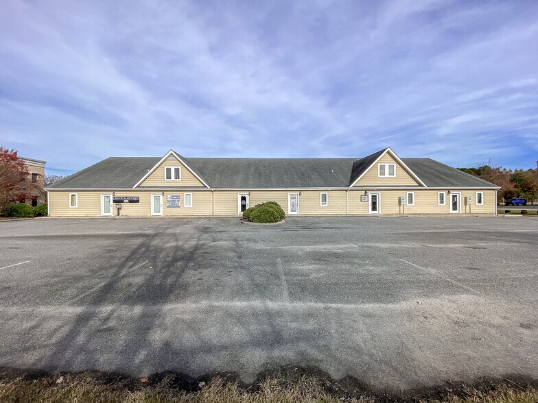 111 Currituck Commercial Dr, Moyock, NC à vendre - Photo du bâtiment - Image 2 de 19