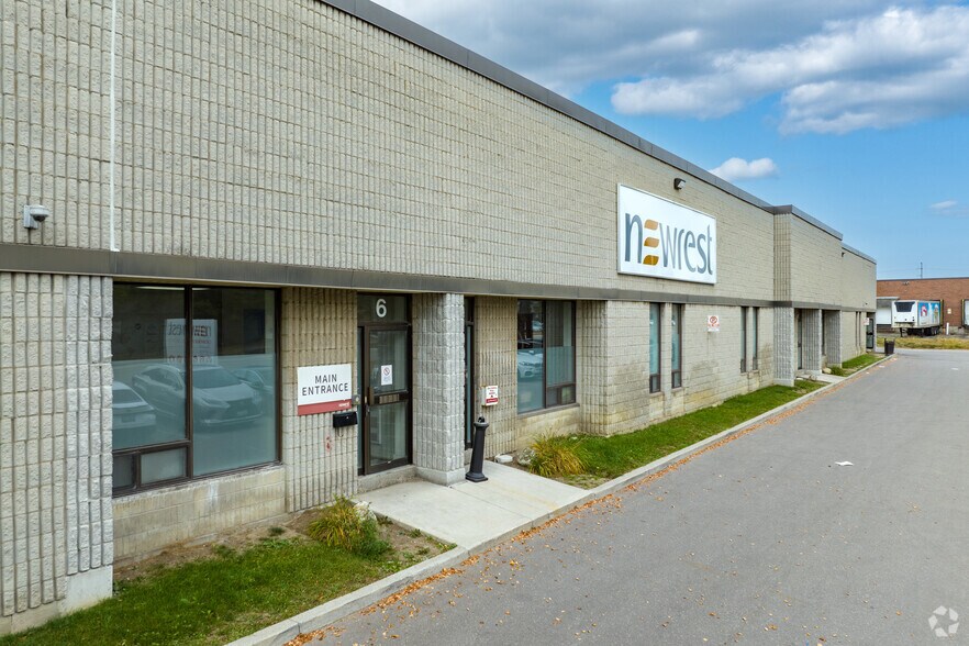 1885 Meyerside Dr, Mississauga, ON for lease - Building Photo - Image 2 of 2