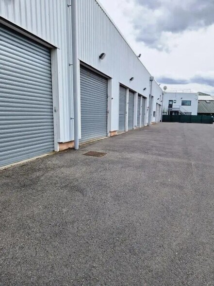 Bureau dans SAINT-OUEN-L'AUMONE à louer - Photo du bâtiment - Image 2 de 8