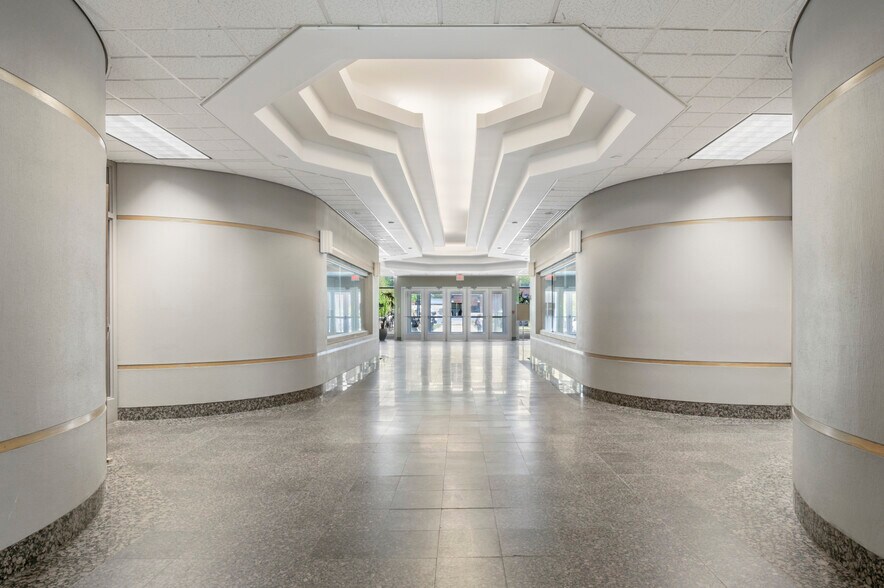 1600-1630 Osgood St, North Andover, MA à louer - Photo intérieure - Image 3 de 16