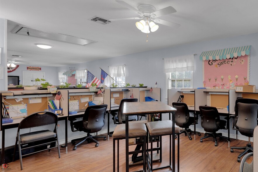 14 Chisholm Trail Rd, Round Rock, TX for sale - Interior Photo - Image 3 of 33