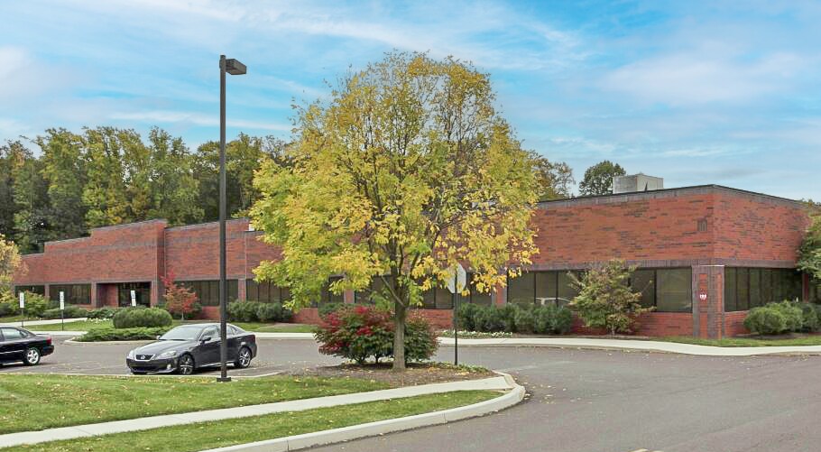 3330 Tillman Dr, Bensalem, PA à vendre Photo du bâtiment- Image 1 de 4