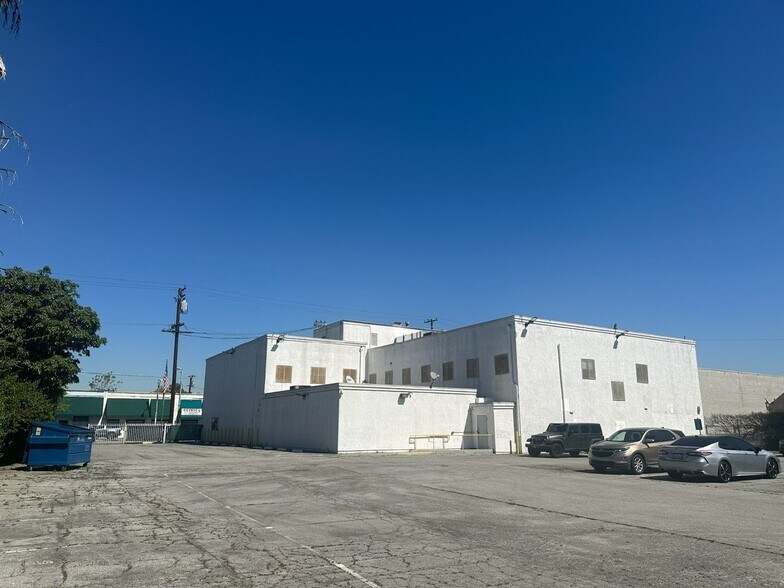322 W Compton Blvd, Compton, CA à vendre - Photo du bâtiment - Image 2 de 9