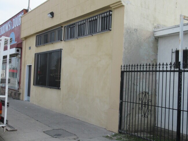 Plus de détails pour 1638 E Compton Blvd, Compton, CA - Commerce de détail à vendre