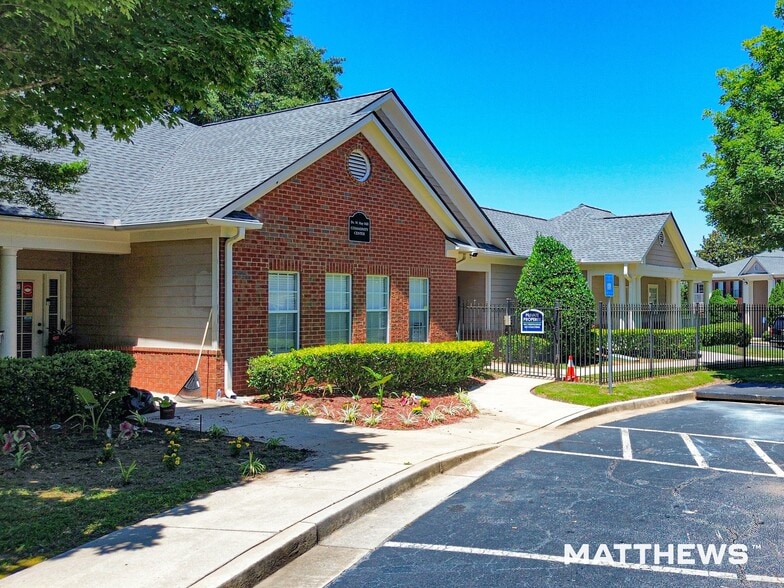 829 N Hill St, Griffin, GA à vendre - Photo du bâtiment - Image 2 de 4