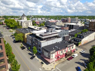 Plus de détails pour 217 W 6th St, Bloomington, IN - Multi-résidentiel à vendre