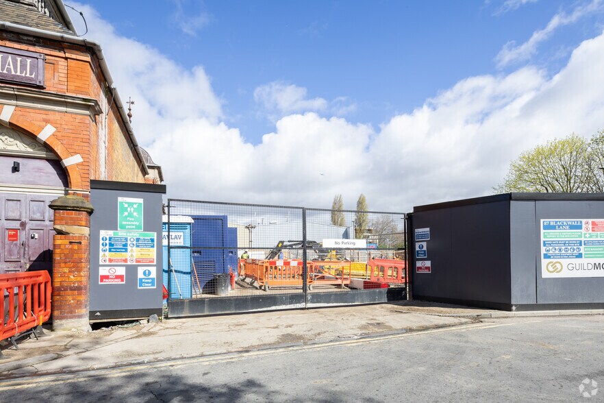 87 Blackwall Ln, London for sale - Primary Photo - Image 1 of 3