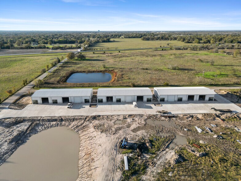 15137 Tonkaway Lake Rd, College Station, TX à louer - Photo du bâtiment - Image 3 de 13