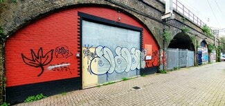 Plus de détails pour 2 Gales Gdns, Londres - Industriel à louer