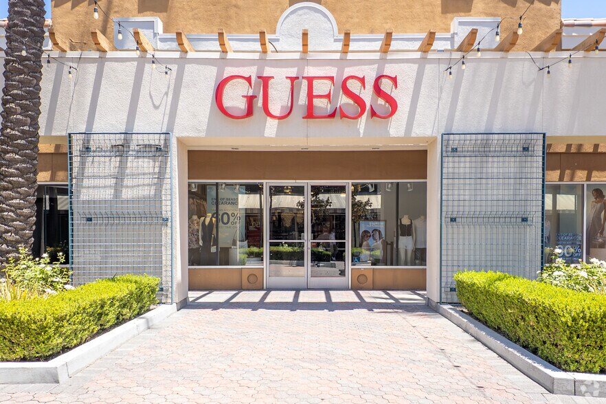 17600 Collier Ave, Lake Elsinore, CA à vendre - Photo du bâtiment - Image 3 de 4