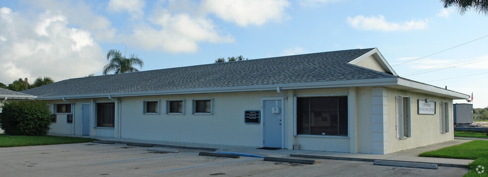 1900 Nebraska Ave, Fort Pierce, FL for lease - Building Photo - Image 3 of 45