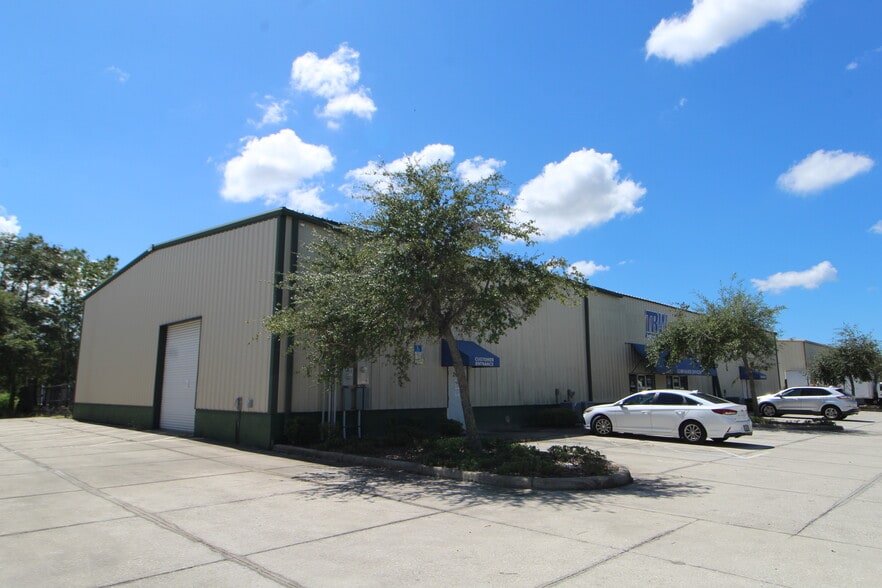 2077 E 58th Avenue Cir, Bradenton, FL for lease - Building Photo - Image 3 of 15