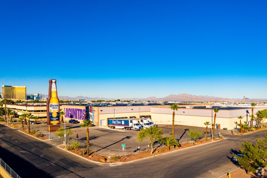 6333 Ensworth St, Las Vegas, NV à louer - Photo du bâtiment - Image 3 de 12