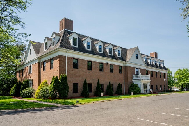Plus de détails pour 30 Jordan Ln, Wethersfield, CT - Bureau à vendre