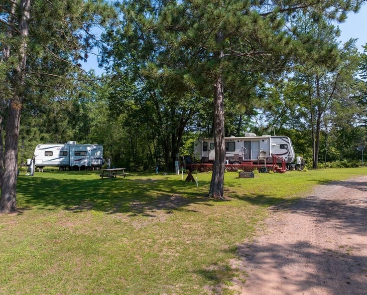 W6508 Highway 77, Minong, WI for sale - Primary Photo - Image 1 of 22