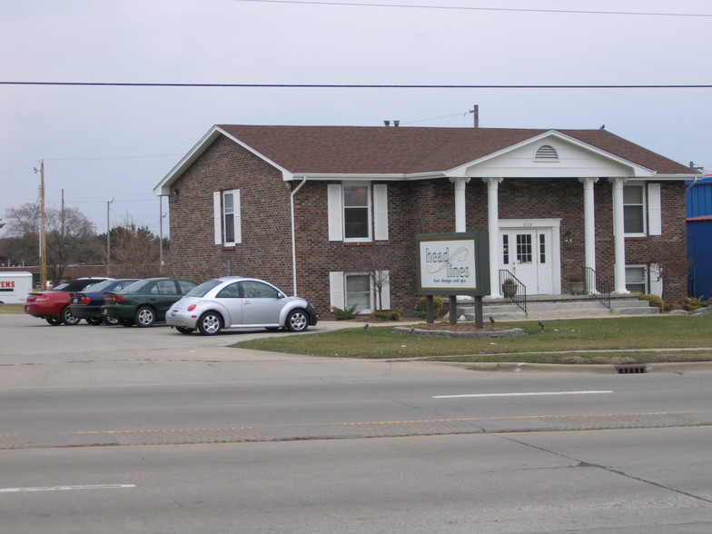 3130 N Woodford St, Decatur, IL for sale - Building Photo - Image 2 of 60