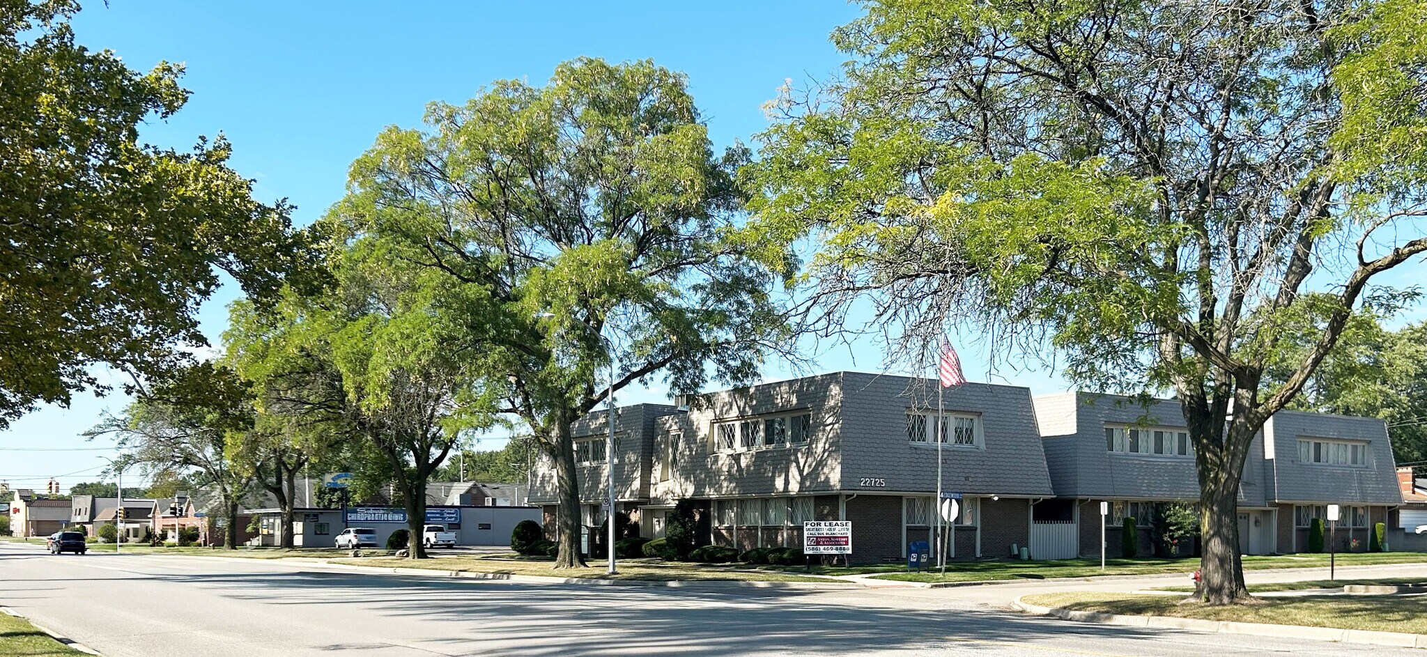 22725 Greater Mack Ave, Saint Clair Shores, MI à louer Photo principale- Image 1 de 4