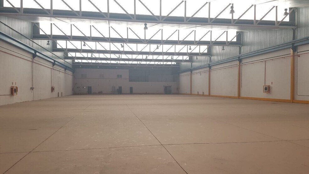 Polígono la Red Treinta, S/N, Alcalá de Guadaíra, Sevilla à louer - Photo du bâtiment - Image 3 de 35