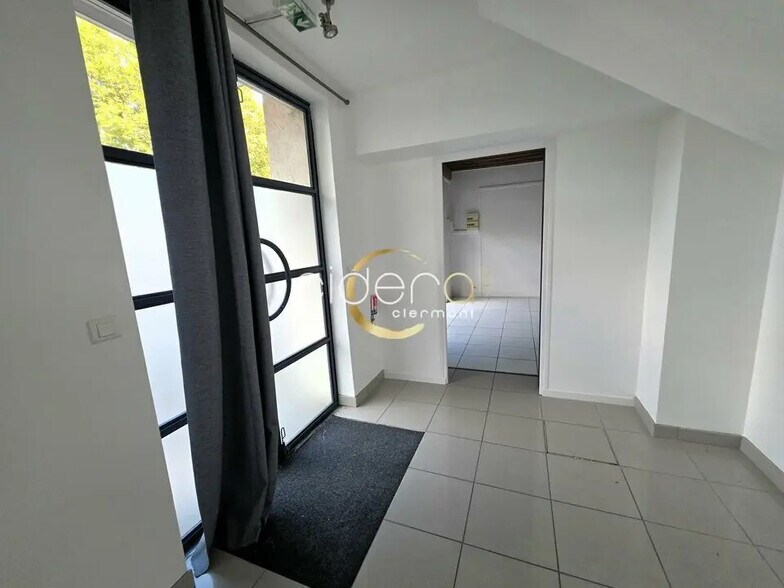 Office in Clermont-Ferrand for sale - Building Photo - Image 3 of 12