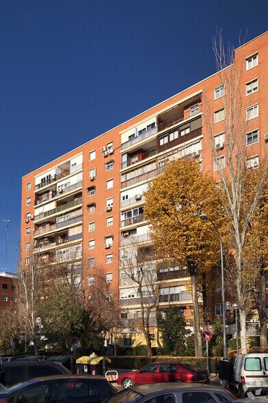 Calle Río Sella, 6, Móstoles, Madrid à louer - Photo du bâtiment - Image 2 de 2