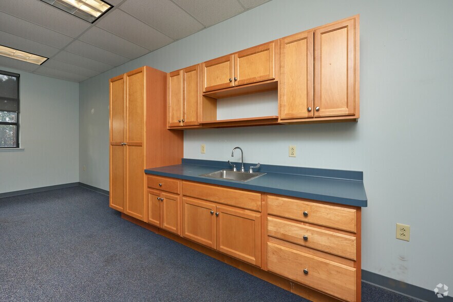 7285 Gale Rd, Lima, NY for lease - Interior Photo - Image 2 of 14