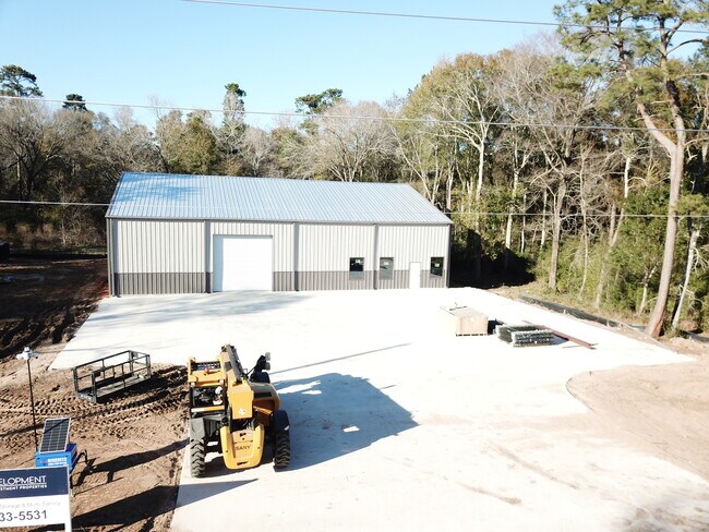 More details for 139 Wade Cir W, Conroe, TX - Industrial for Sale