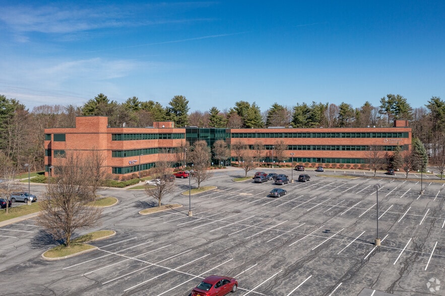 5 Maxwell Dr, Clifton Park, NY for sale - Primary Photo - Image 1 of 1