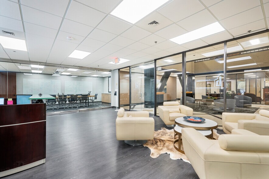 85 NE Loop 410, San Antonio, TX à louer - Photo du bâtiment - Image 1 de 10