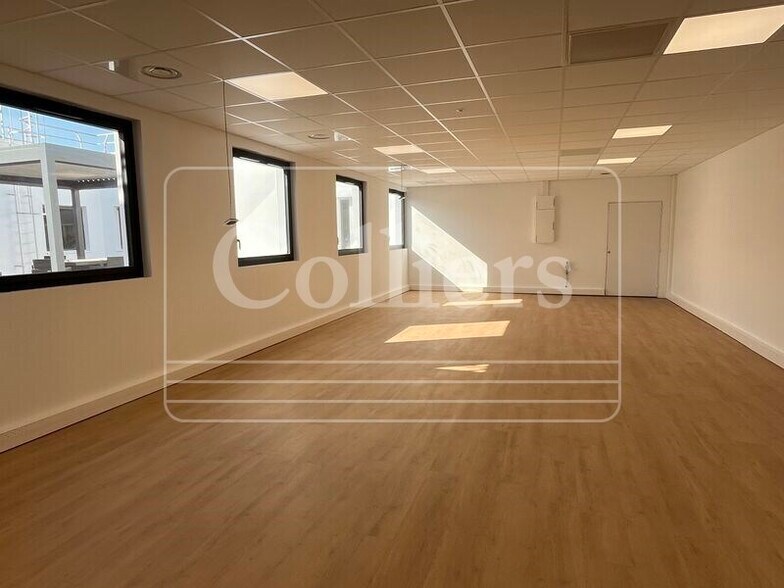9 Impasse Paradou, Marseille for lease - Interior Photo - Image 3 of 7