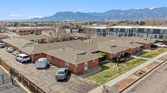 Plus de détails pour 3615-3618 E Uintah St, Colorado Springs, CO - Multi-résidentiel à vendre