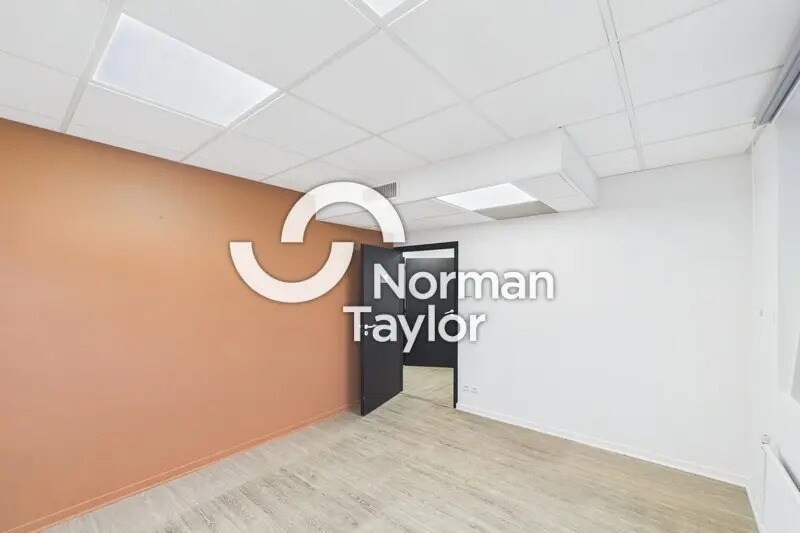 Office in Montpellier for sale - Building Photo - Image 2 of 27