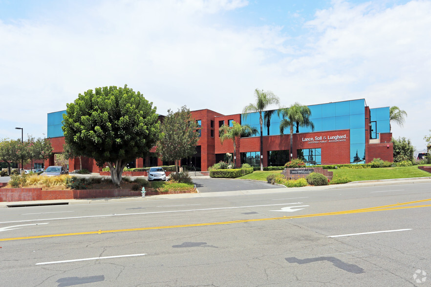 203 N Brea Blvd, Brea, CA for lease - Primary Photo - Image 1 of 10