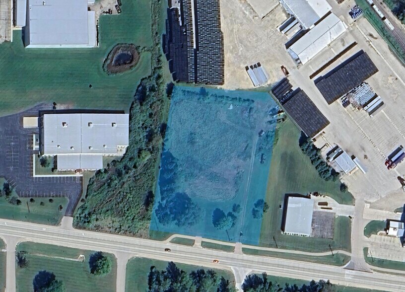 1060 W Lake St, Horicon, WI for sale - Building Photo - Image 1 of 5