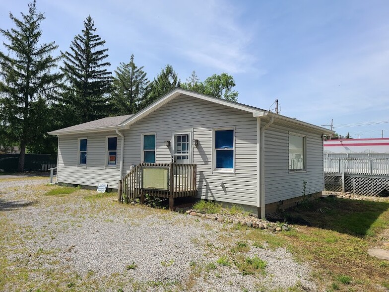 106 W Huntington St, North Webster, IN à vendre - Photo du b timent - Image 3 de 41