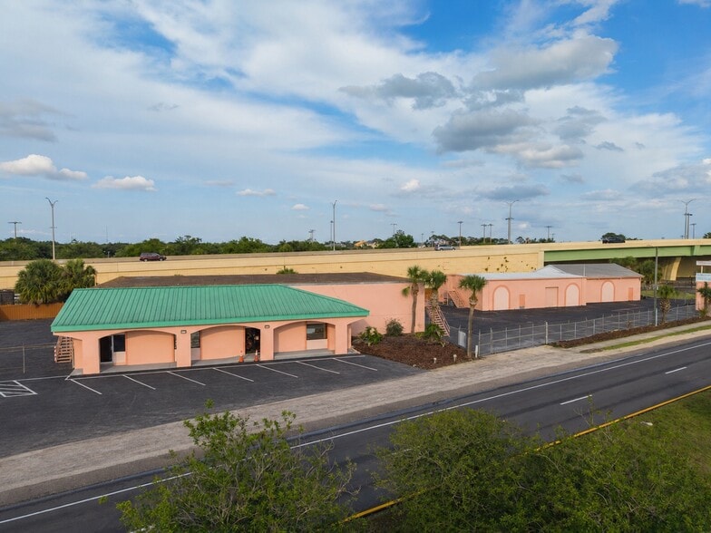 5-Bldg Flex/Warehouse Retail Assemblage portfolio of 3 properties for sale on LoopNet.ca - Building Photo - Image 3 of 60