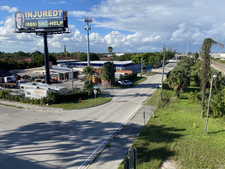 1111 SW 21st Ave, Fort Lauderdale, FL for lease - Building Photo - Image 3 of 3