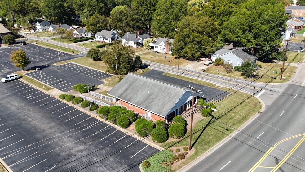 1714 Dale Earnhardt Blvd, Kannapolis, NC à vendre - Photo du bâtiment - Image 3 de 14