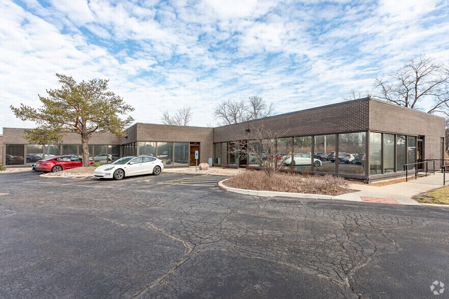 1845 Oak St, Northfield, IL for lease - Building Photo - Image 1 of 1