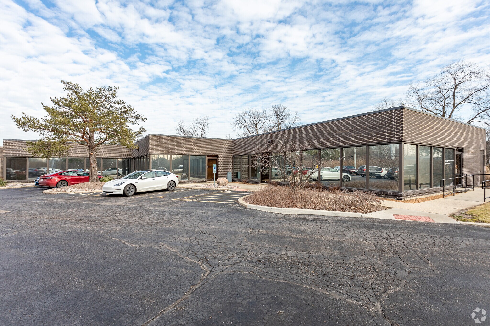 1845 Oak St, Northfield, IL for lease Building Photo- Image 1 of 2